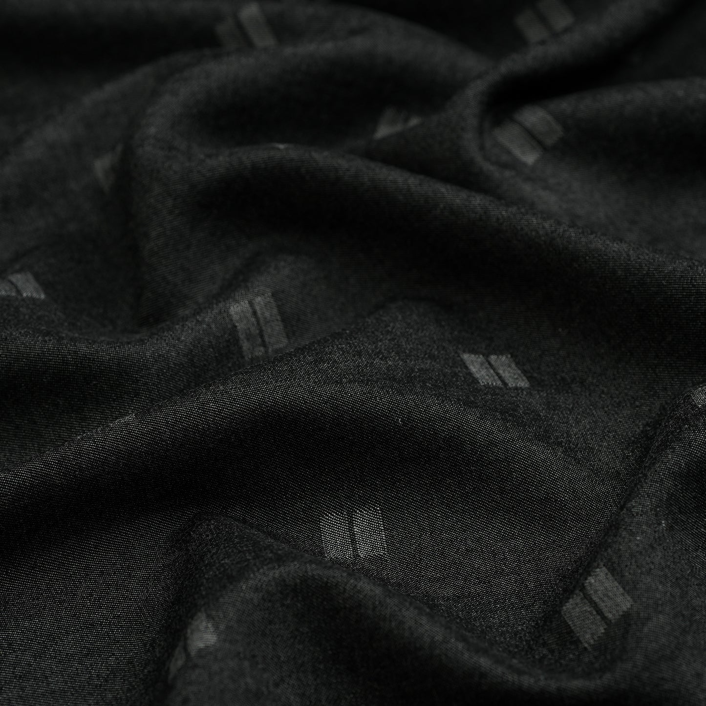 ESSENCE Wash & Wear - Black Elegance