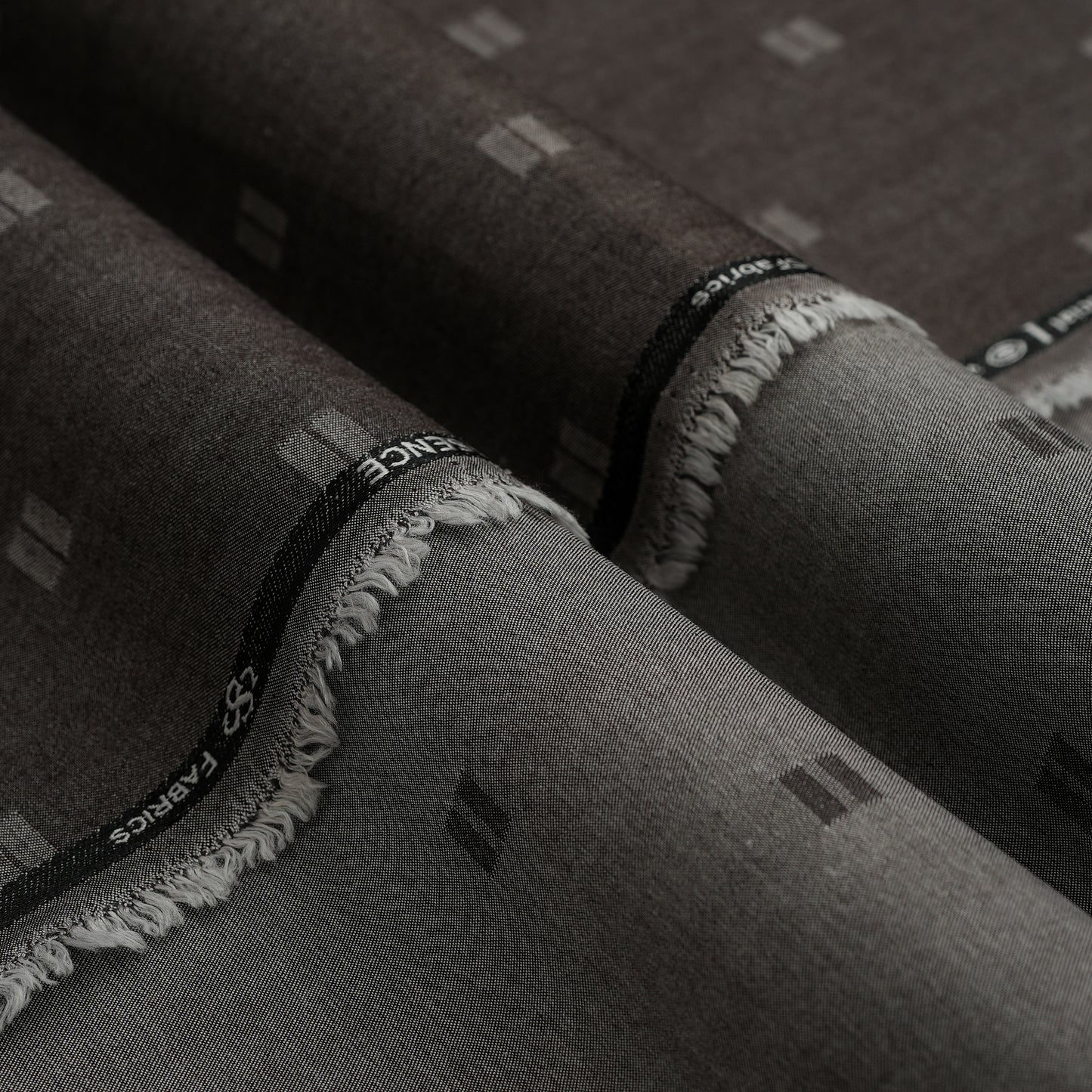 ESSENCE Wash & Wear - Charcoal Grey Luxe